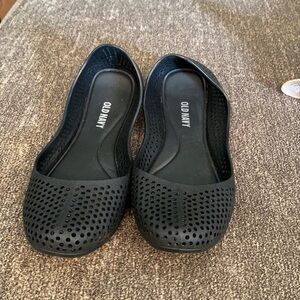Old Navy women’s flats; size 7
